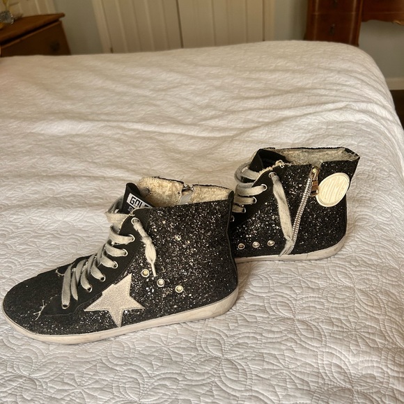 black sparkle golden sneakers size 9-9.5 - Picture 3 of 4